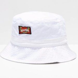 SOMEHOODLUM Eskettles White Bucket Hat